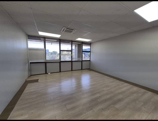 1,609M² OFFICE TO LET IN SANDTON CENTRAL
